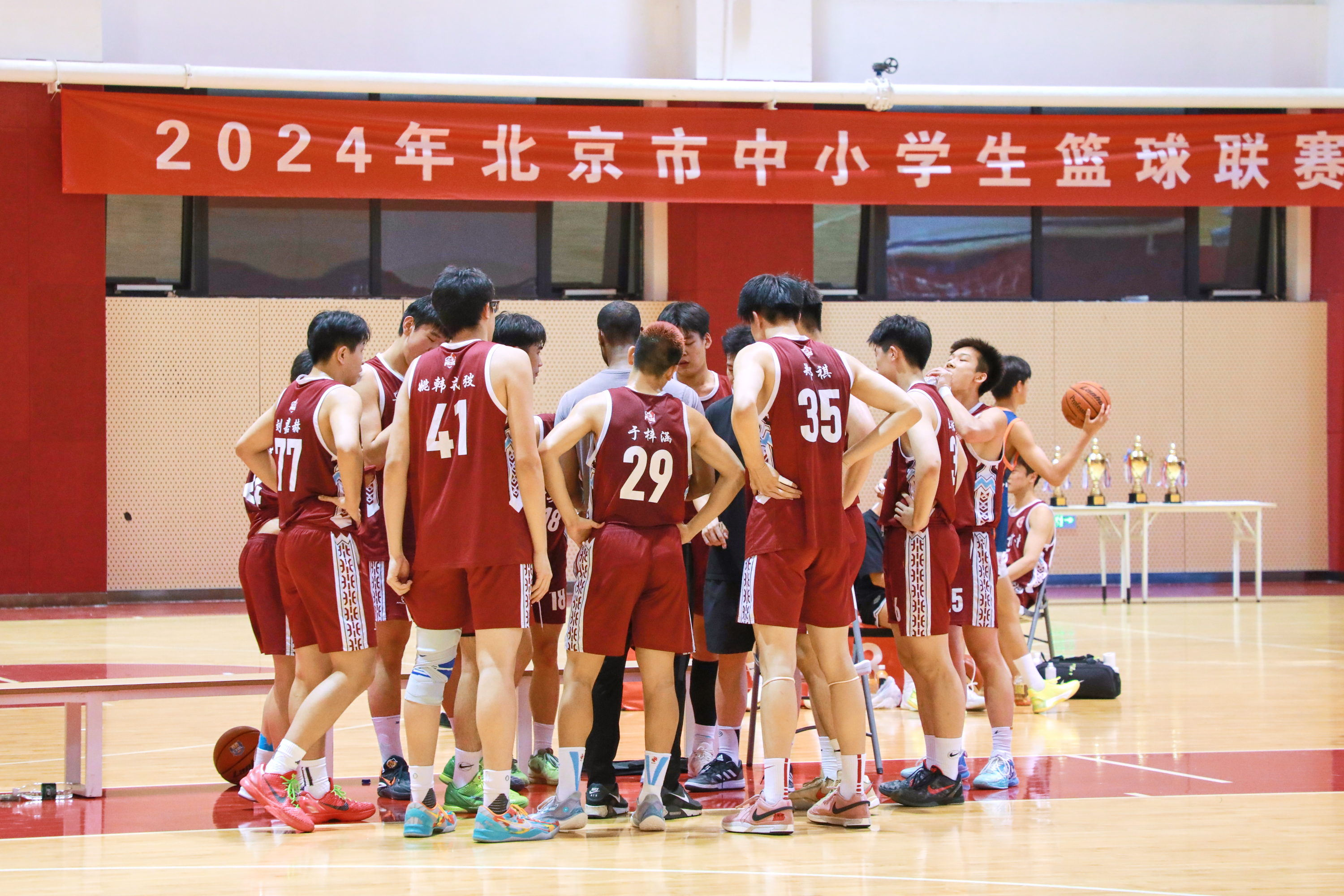 华体会体育官方-全球篮球巡回比赛收官，冠军团队豪取胜利的简单介绍